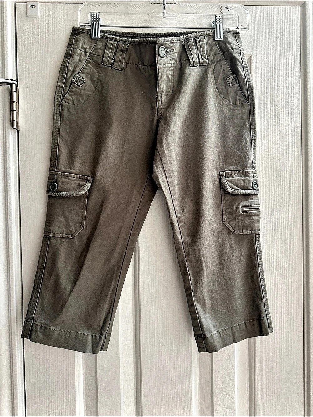 No Boundaries Y2K 2000s Low Rise Cargo Capri Pants Olive Green Army Women’s 3
